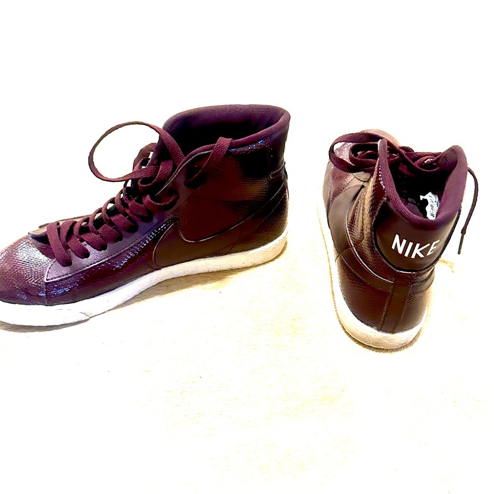 Deep plum Nikes size 7 1/2.